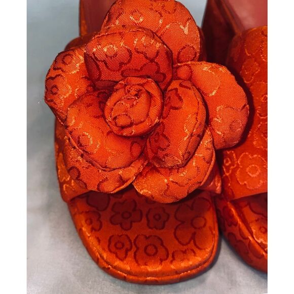 NWT GB Sweet Treat Rosette Daisy Print Satin Platform Sandals Orange Size 8 - Picture 5 of 7